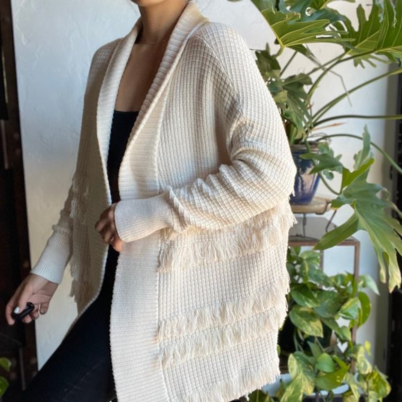 🏷 Sold | White Woven Tapestry Cardigan - Picture 3 of 7